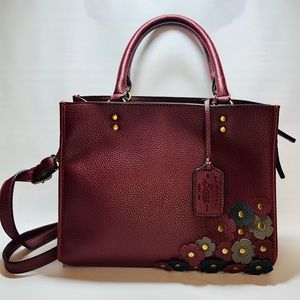 GH Bass & Co Maroon Handbag Purse Cute Flowers Red Interior Large Crossbody